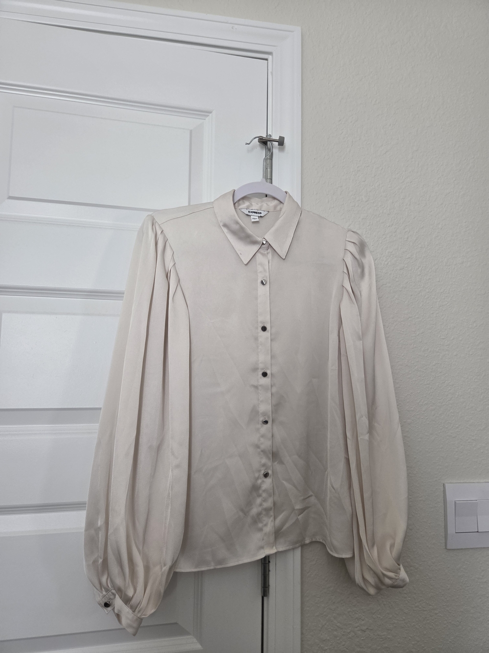 Express Cream Puff-Sleeve Button-Down Shirt